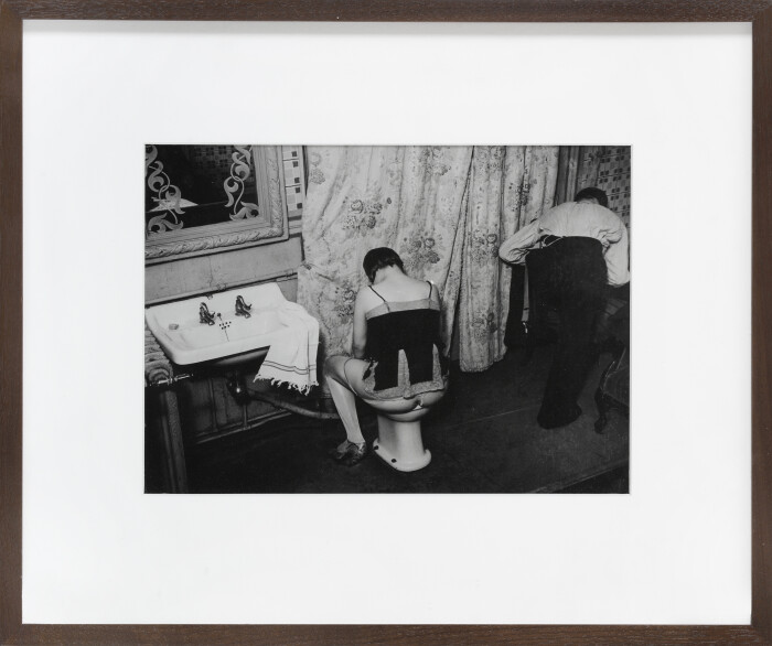 Brassaï, La toilette dans un hôtel de passe, rue Quincampoix, c. 1932, gelatin silver print on double weight paper, 23.2 x 29.8 cm, © Estate Brassaï – RMN – Grand Palais
