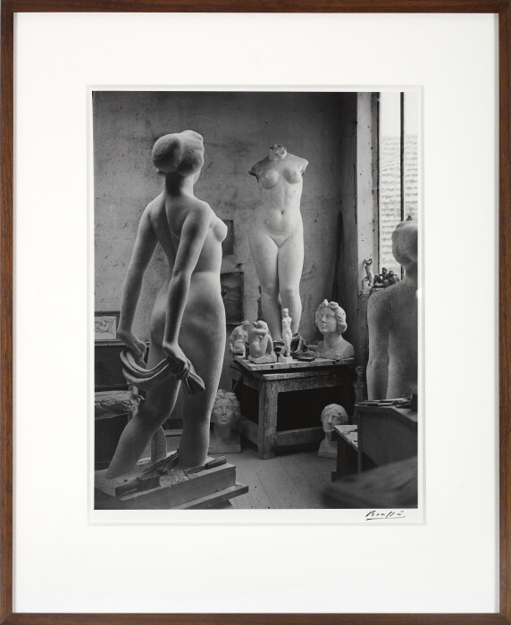 Brassaï, ‘L'Ile de France’ et ‘Vénus au collier’ dans l'atelier de Maillol, 1932, 40 x 30 cm, © Estate Brassaï – RMN – Grand Palais
